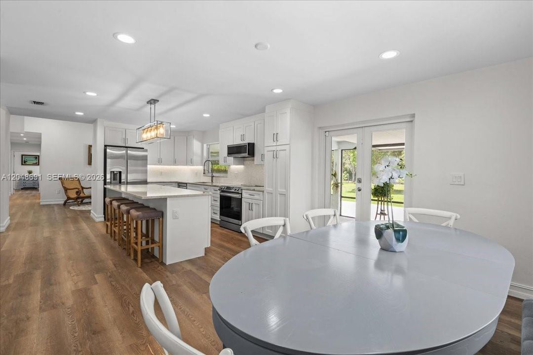 En Venta: $889,900 (3 camas, 2 baños, 1872 Pies cuadrados)