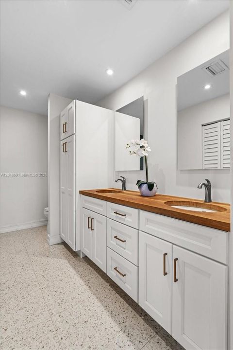 En Venta: $889,900 (3 camas, 2 baños, 1872 Pies cuadrados)