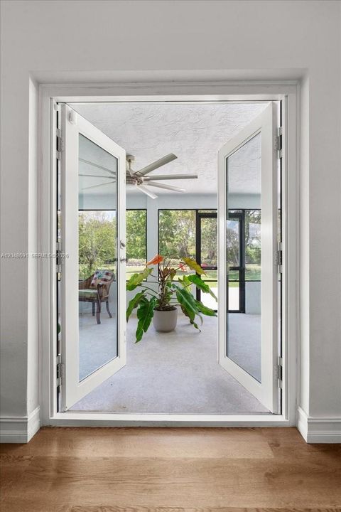 En Venta: $889,900 (3 camas, 2 baños, 1872 Pies cuadrados)