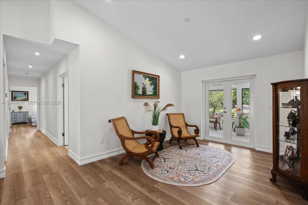 En Venta: $889,900 (3 camas, 2 baños, 1872 Pies cuadrados)