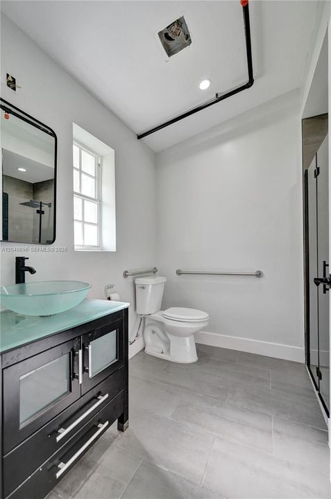 For Rent: $1,700 (1 beds, 1 baths, 600 Square Feet)