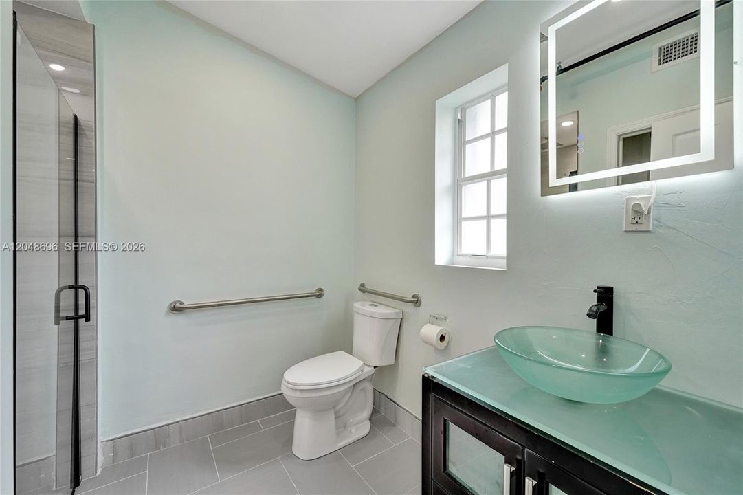 For Rent: $1,700 (1 beds, 1 baths, 600 Square Feet)