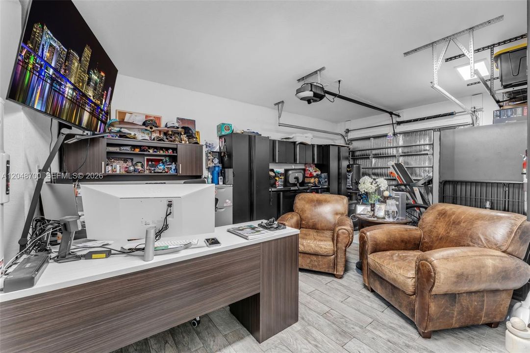 For Sale: $1,385,000 (4 beds, 4 baths, 3073 Square Feet)