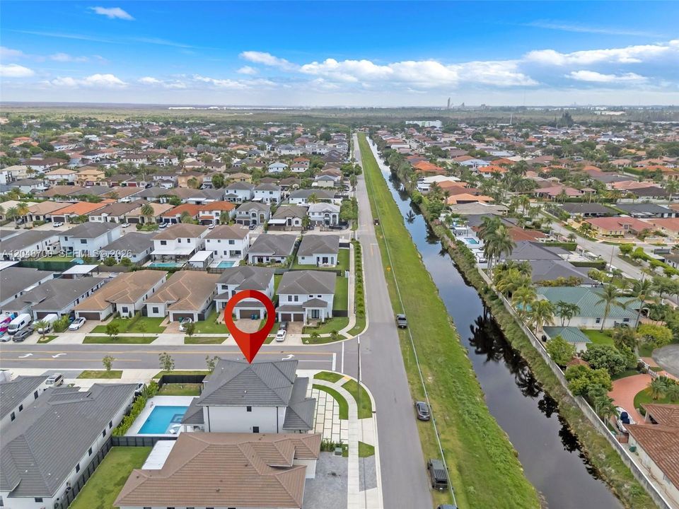 For Sale: $1,385,000 (4 beds, 4 baths, 3073 Square Feet)