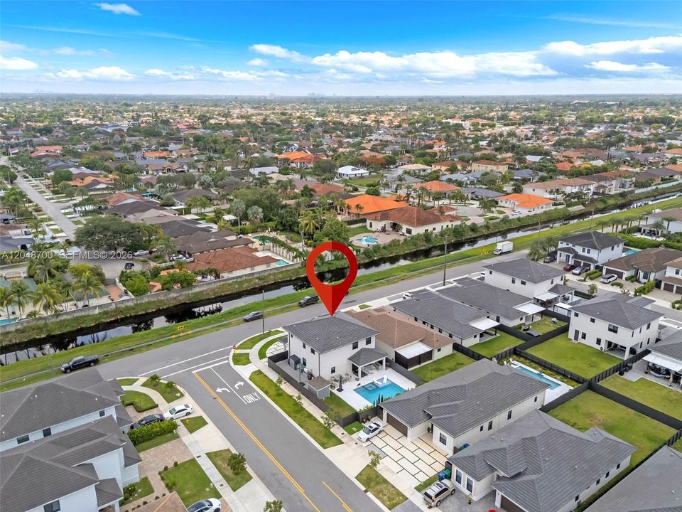 For Sale: $1,385,000 (4 beds, 4 baths, 3073 Square Feet)