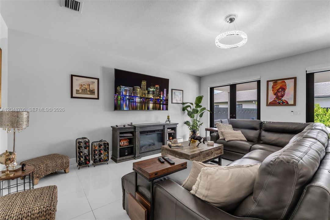 For Sale: $1,385,000 (4 beds, 4 baths, 3073 Square Feet)
