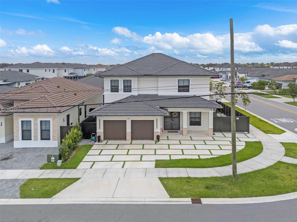 For Sale: $1,385,000 (4 beds, 4 baths, 3073 Square Feet)