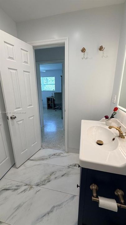 For Rent: $3,600 (3 beds, 2 baths, 1292 Square Feet)
