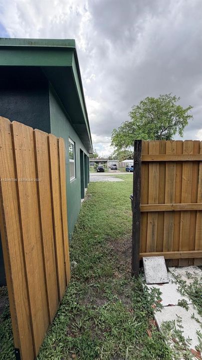 For Rent: $3,600 (3 beds, 2 baths, 1292 Square Feet)