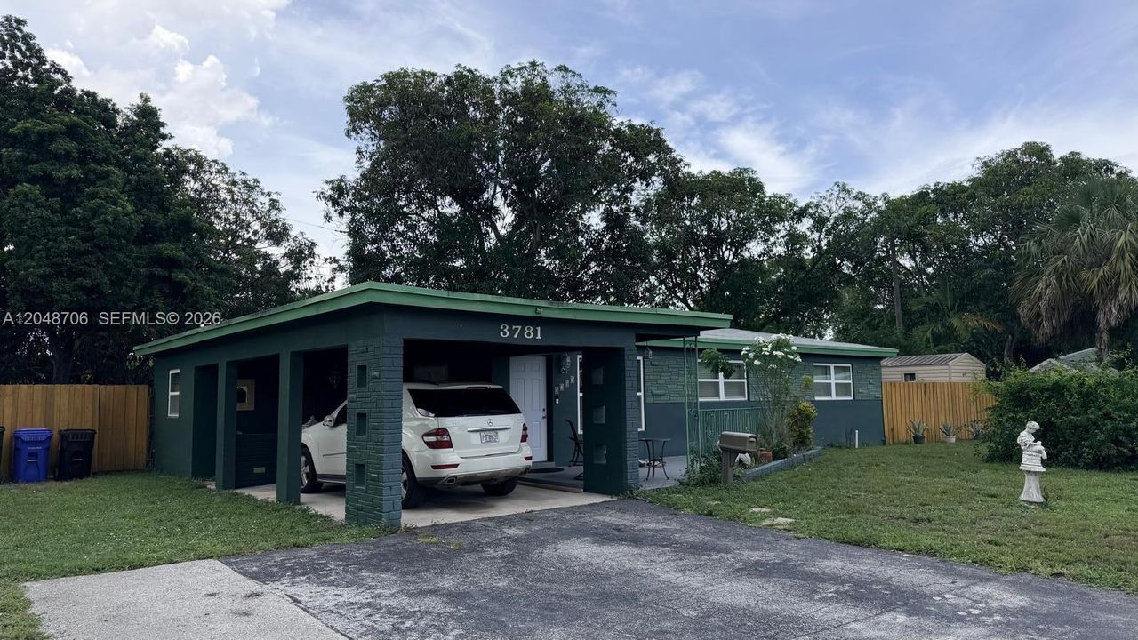 For Rent: $3,600 (3 beds, 2 baths, 1292 Square Feet)
