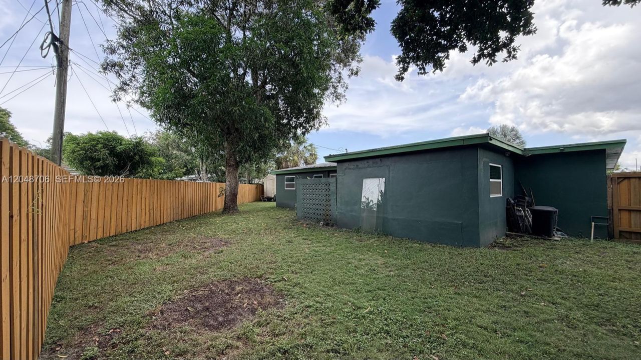 For Rent: $3,600 (3 beds, 2 baths, 1292 Square Feet)