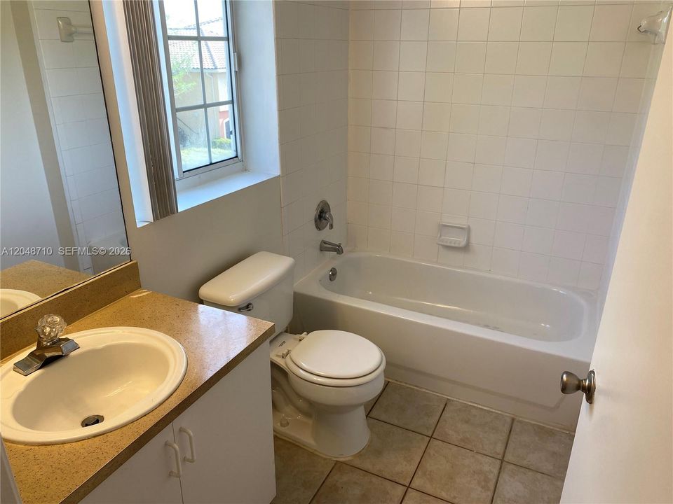 En Renta: $1,950 (2 camas, 2 baños, 1026 Pies cuadrados)