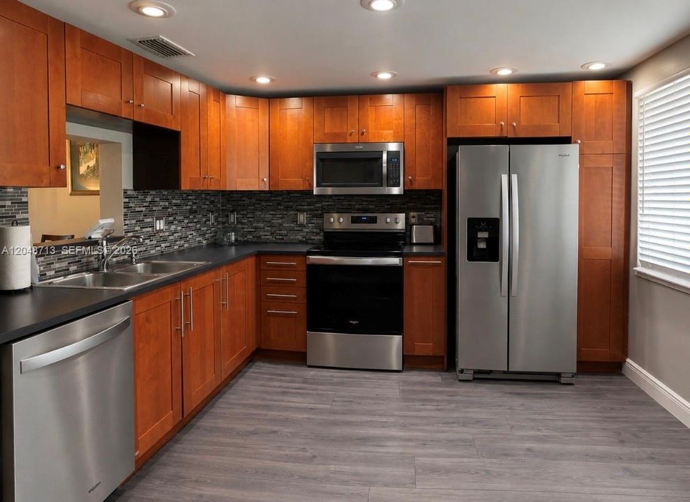 For Sale: $175,000 (2 beds, 2 baths, 1115 Square Feet)