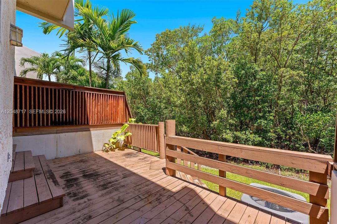 For Sale: $625,000 (2 beds, 2 baths, 1566 Square Feet)