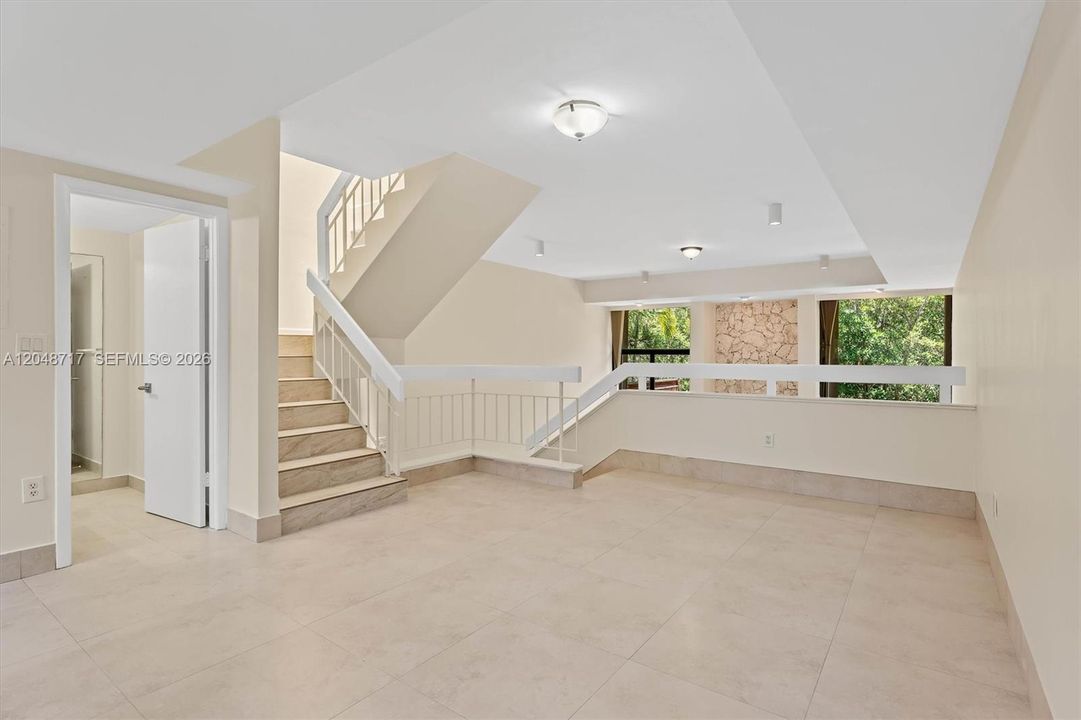 For Sale: $625,000 (2 beds, 2 baths, 1566 Square Feet)