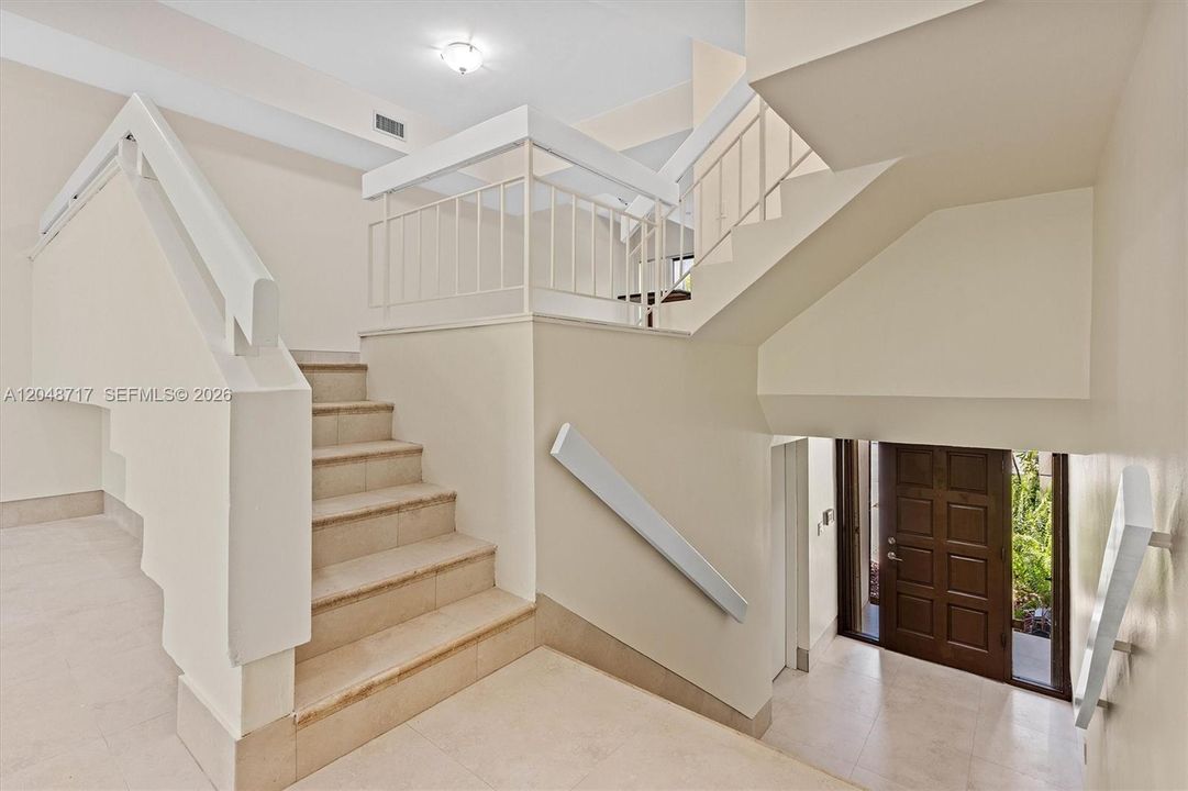 For Sale: $625,000 (2 beds, 2 baths, 1566 Square Feet)
