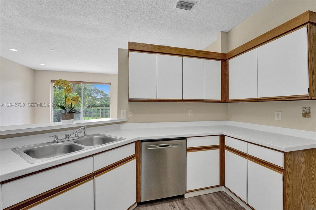 En Renta: $3,600 (4 camas, 2 baños, 1908 Pies cuadrados)