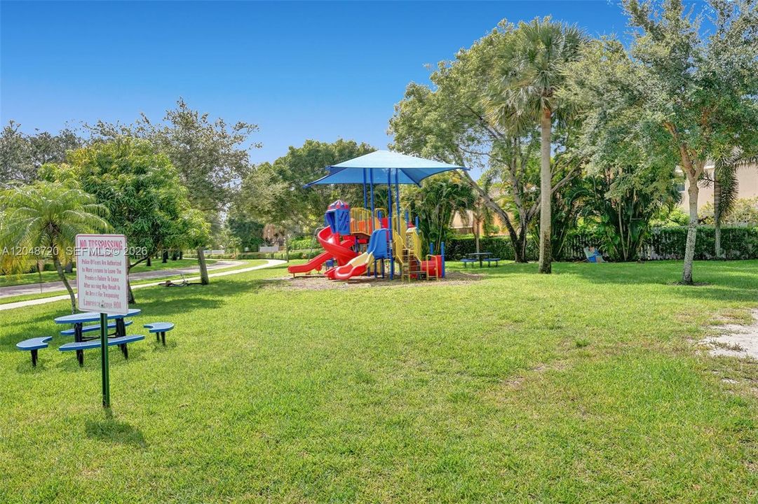 En Renta: $3,600 (4 camas, 2 baños, 1908 Pies cuadrados)