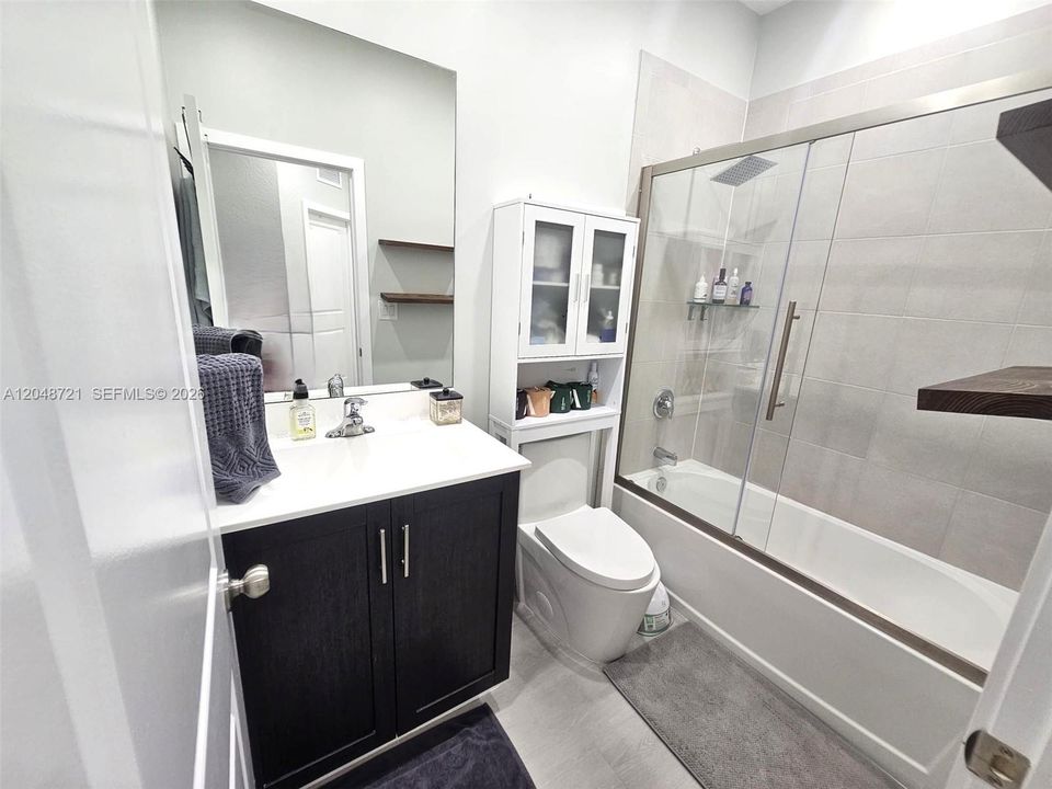 For Rent: $3,100 (3 beds, 2 baths, 1695 Square Feet)