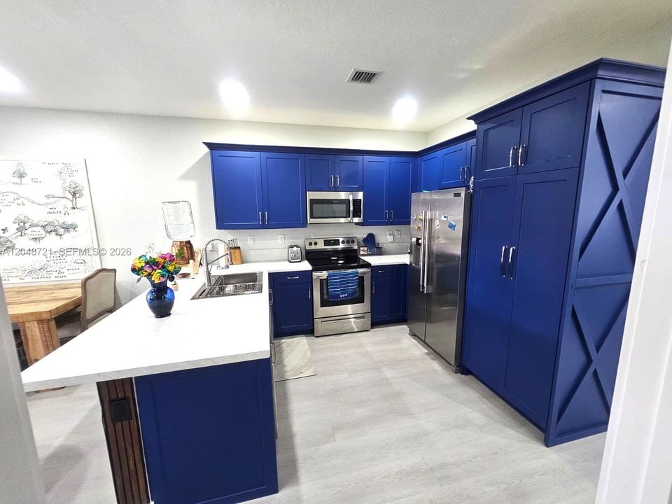 For Rent: $3,100 (3 beds, 2 baths, 1695 Square Feet)
