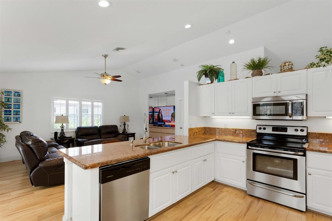 07 KITCHEN_ANGLE_LEFT