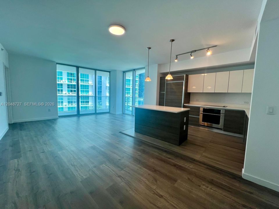 For Rent: $4,200 (2 beds, 2 baths, 1167 Square Feet)