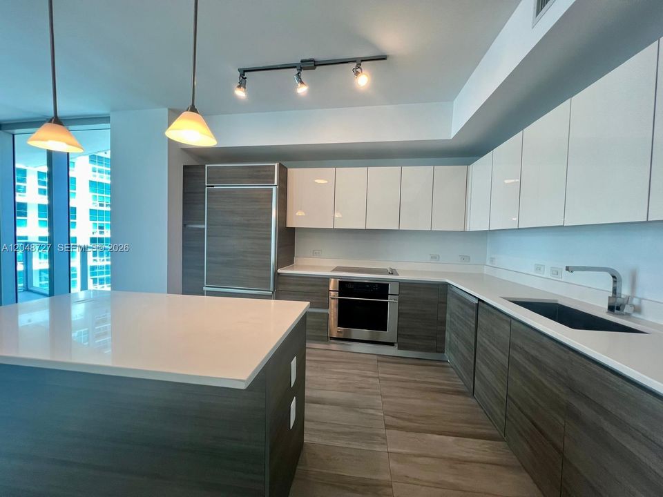 For Rent: $4,200 (2 beds, 2 baths, 1167 Square Feet)