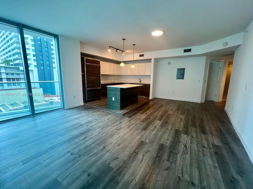 For Rent: $4,200 (2 beds, 2 baths, 1167 Square Feet)