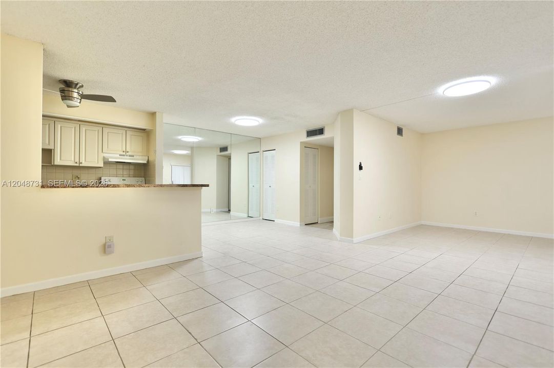 For Rent: $1,800 (2 beds, 2 baths, 1163 Square Feet)