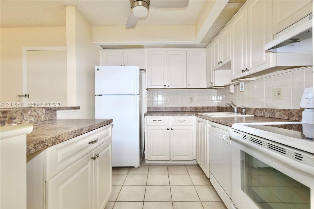 For Rent: $1,800 (2 beds, 2 baths, 1163 Square Feet)