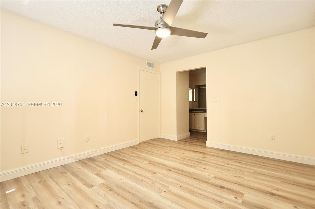 For Rent: $1,800 (2 beds, 2 baths, 1163 Square Feet)