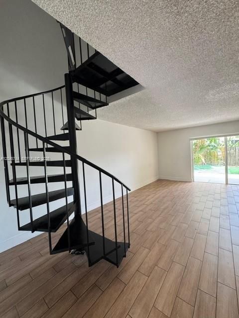 For Rent: $2,600 (2 beds, 1 baths, 1330 Square Feet)