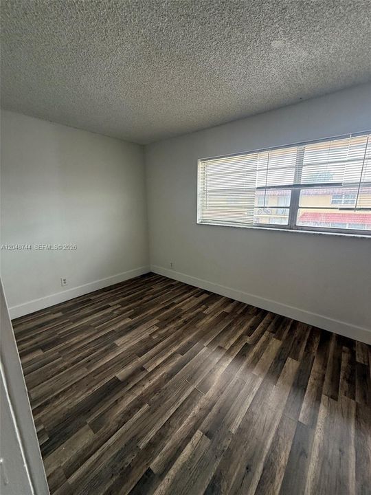 For Rent: $2,600 (2 beds, 1 baths, 1330 Square Feet)