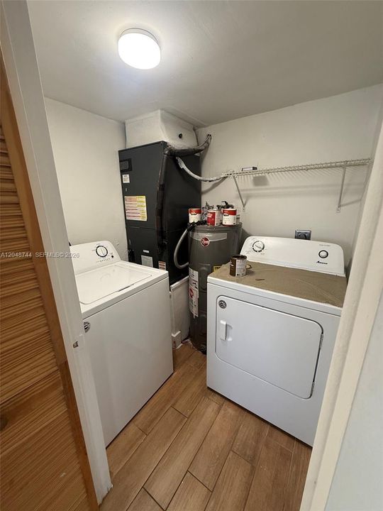 For Rent: $2,600 (2 beds, 1 baths, 1330 Square Feet)