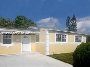 For Rent: $3,000 (3 beds, 2 baths, 1264 Square Feet)