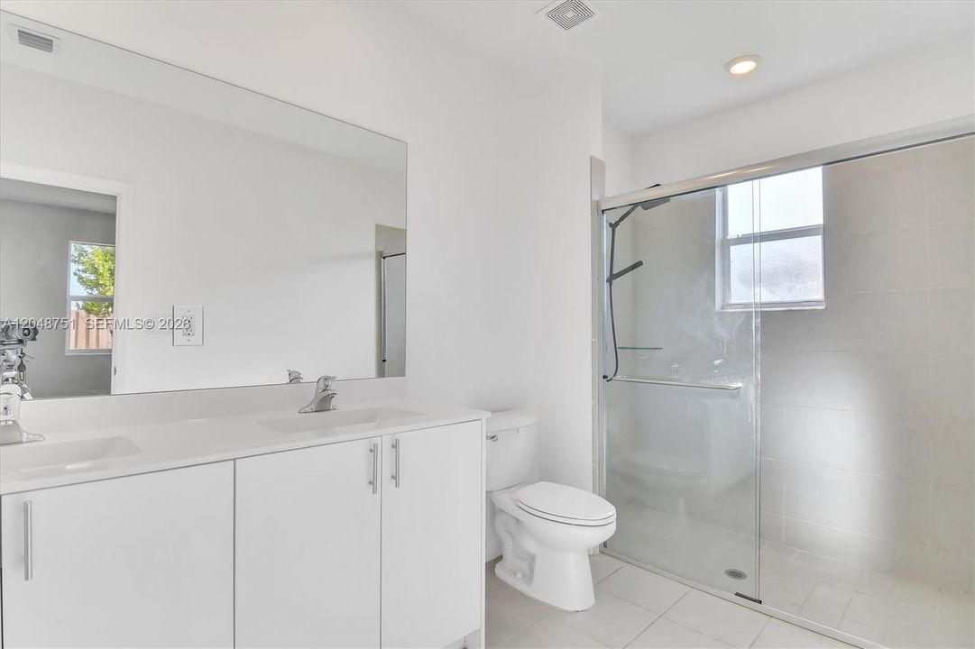 For Sale: $610,000 (4 beds, 3 baths, 1895 Square Feet)