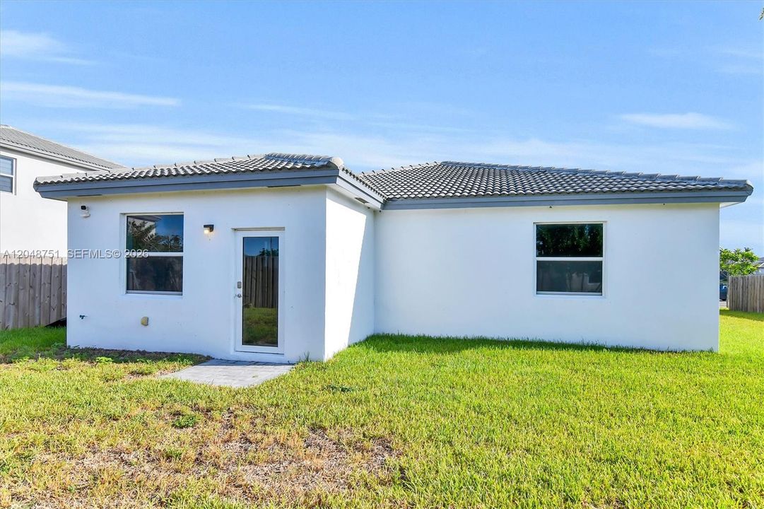 For Sale: $610,000 (4 beds, 3 baths, 1895 Square Feet)