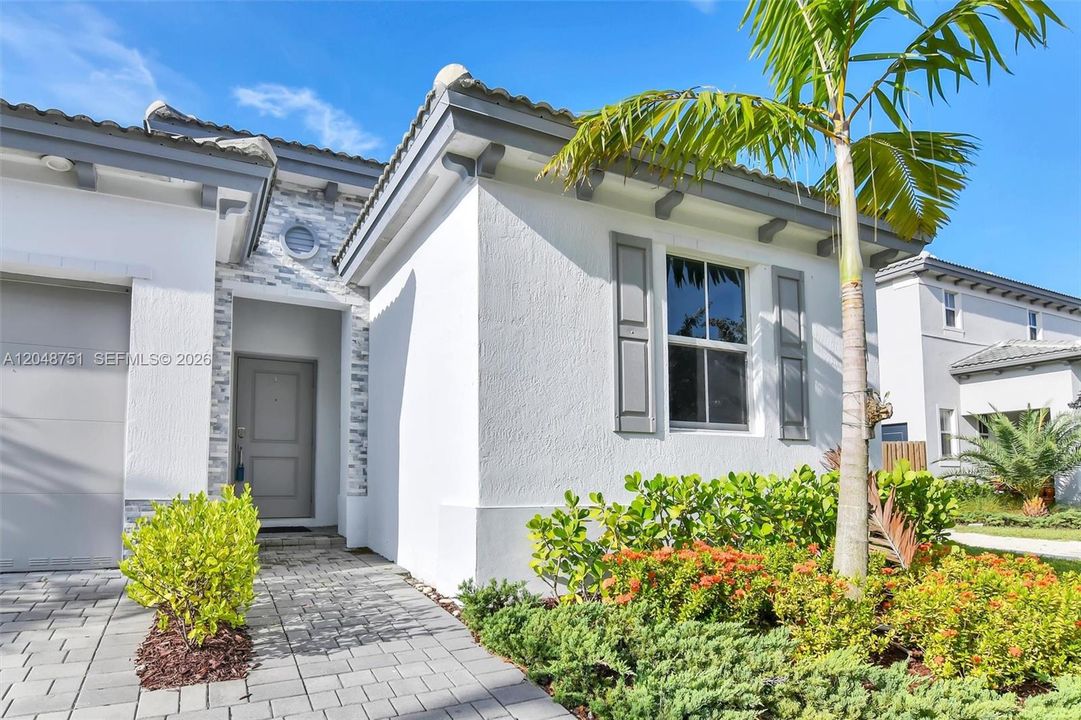 For Sale: $610,000 (4 beds, 3 baths, 1895 Square Feet)
