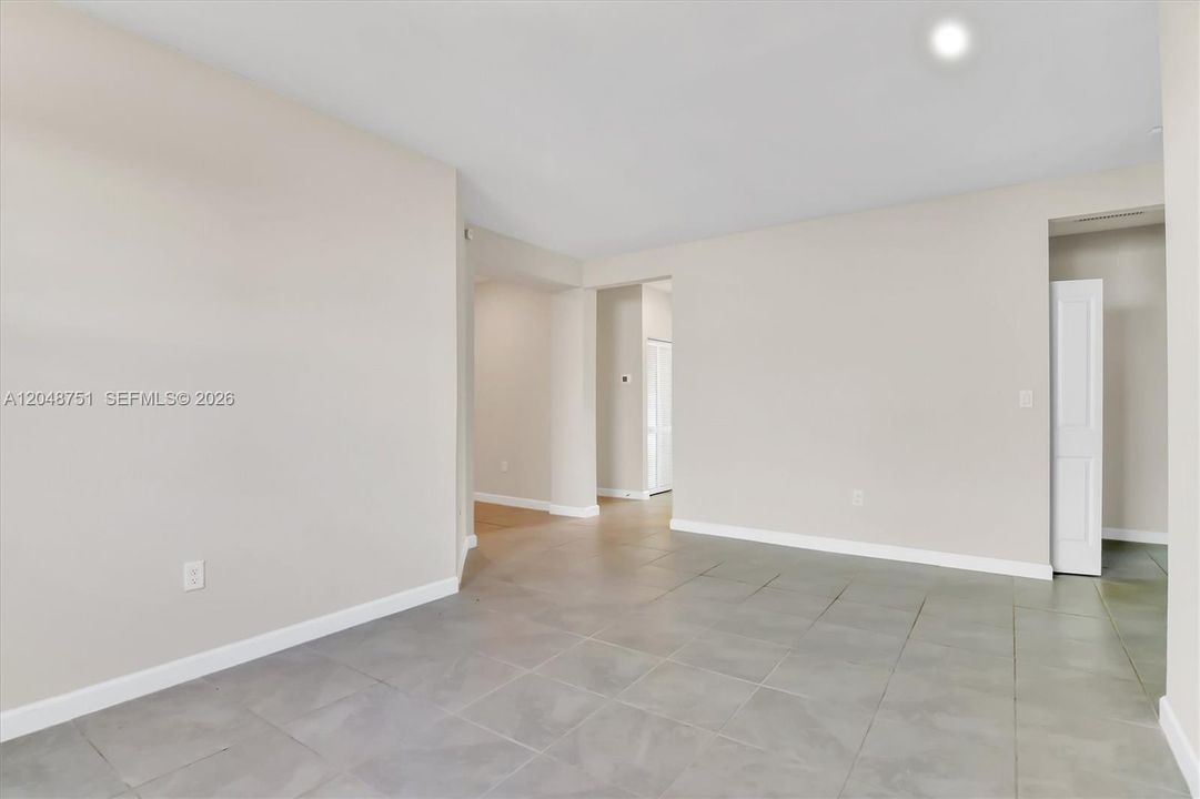 For Sale: $610,000 (4 beds, 3 baths, 1895 Square Feet)