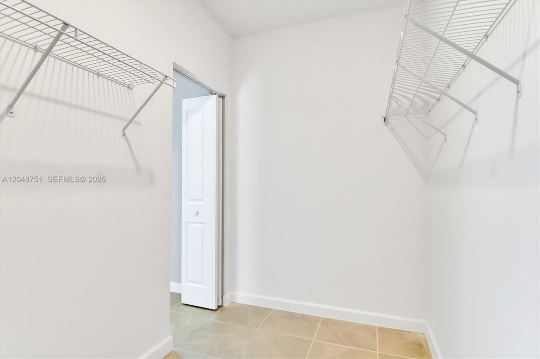 For Sale: $610,000 (4 beds, 3 baths, 1895 Square Feet)