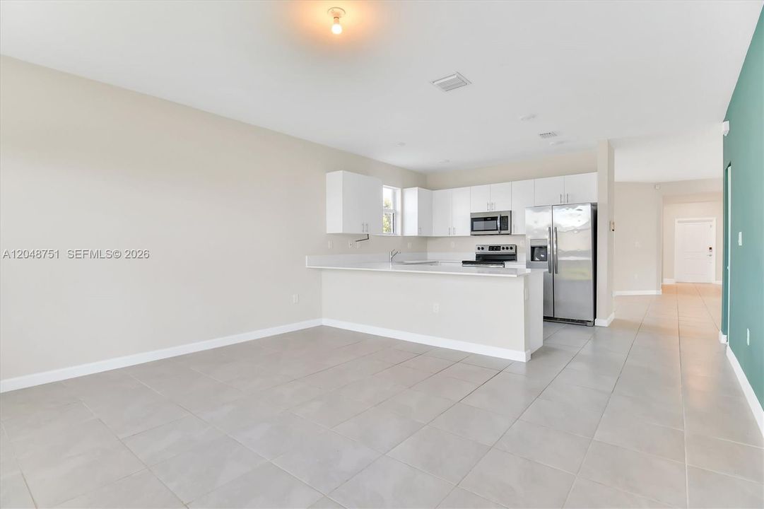 For Sale: $610,000 (4 beds, 3 baths, 1895 Square Feet)