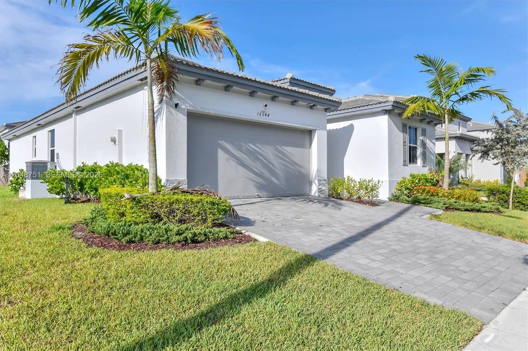 For Sale: $610,000 (4 beds, 3 baths, 1895 Square Feet)