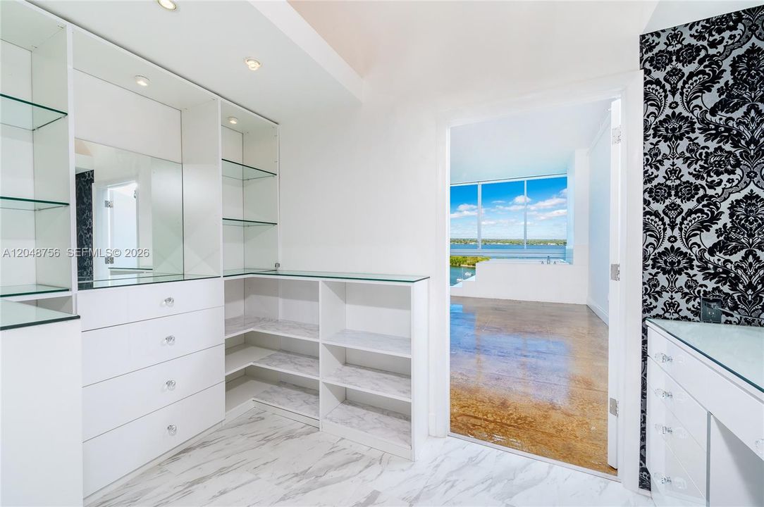 For Rent: $5,600 (2 beds, 2 baths, 1848 Square Feet)