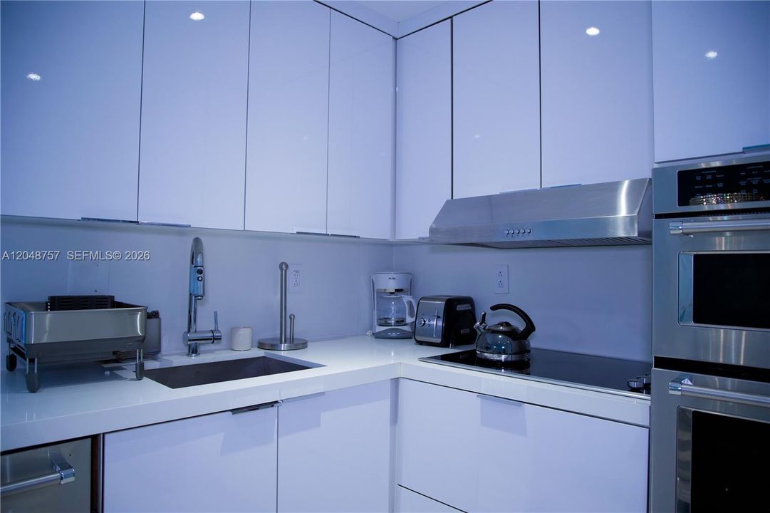 For Rent: $4,800 (2 beds, 2 baths, 1280 Square Feet)