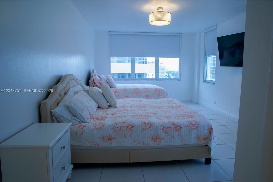 For Rent: $4,800 (2 beds, 2 baths, 1280 Square Feet)