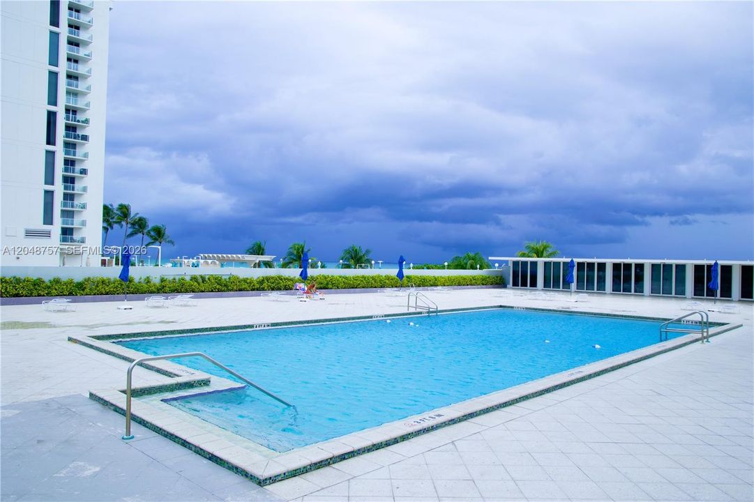 For Rent: $4,800 (2 beds, 2 baths, 1280 Square Feet)