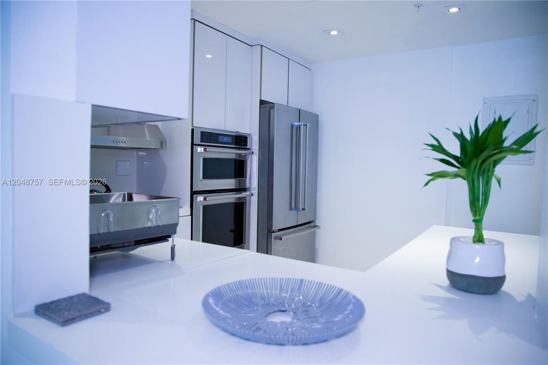 For Rent: $4,800 (2 beds, 2 baths, 1280 Square Feet)