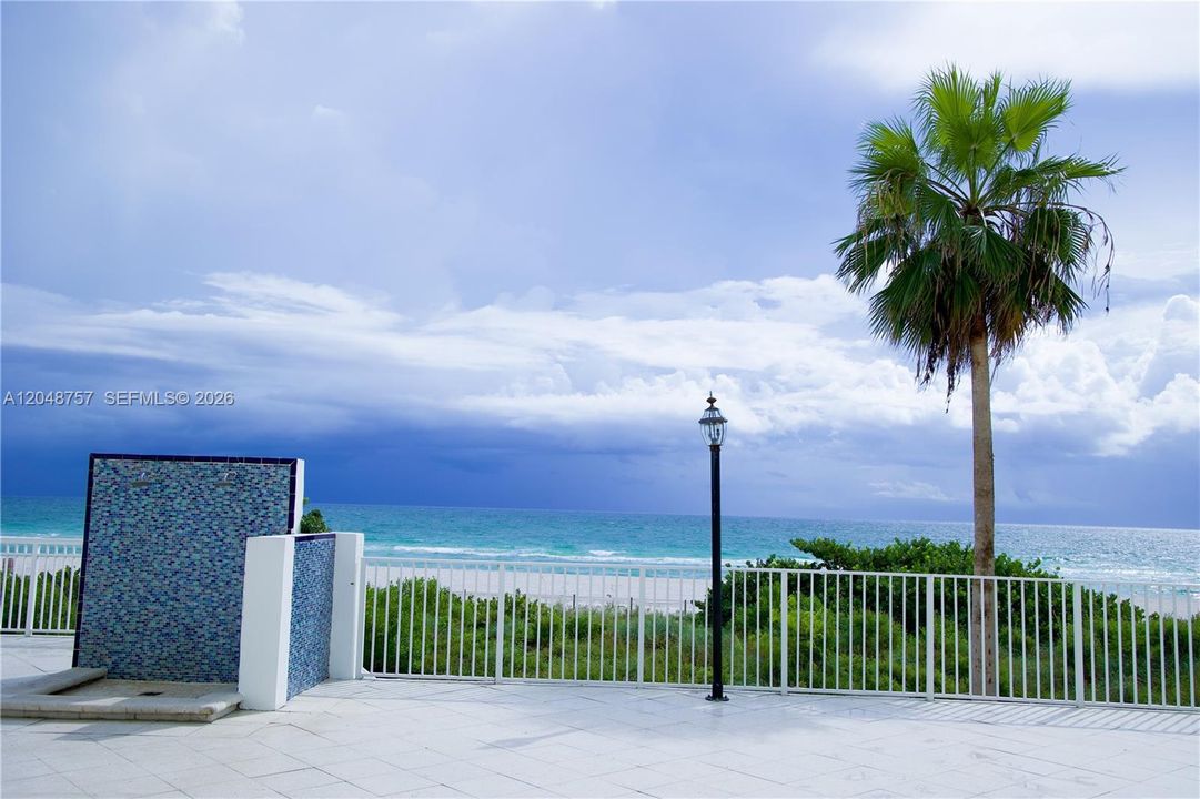 For Rent: $4,800 (2 beds, 2 baths, 1280 Square Feet)