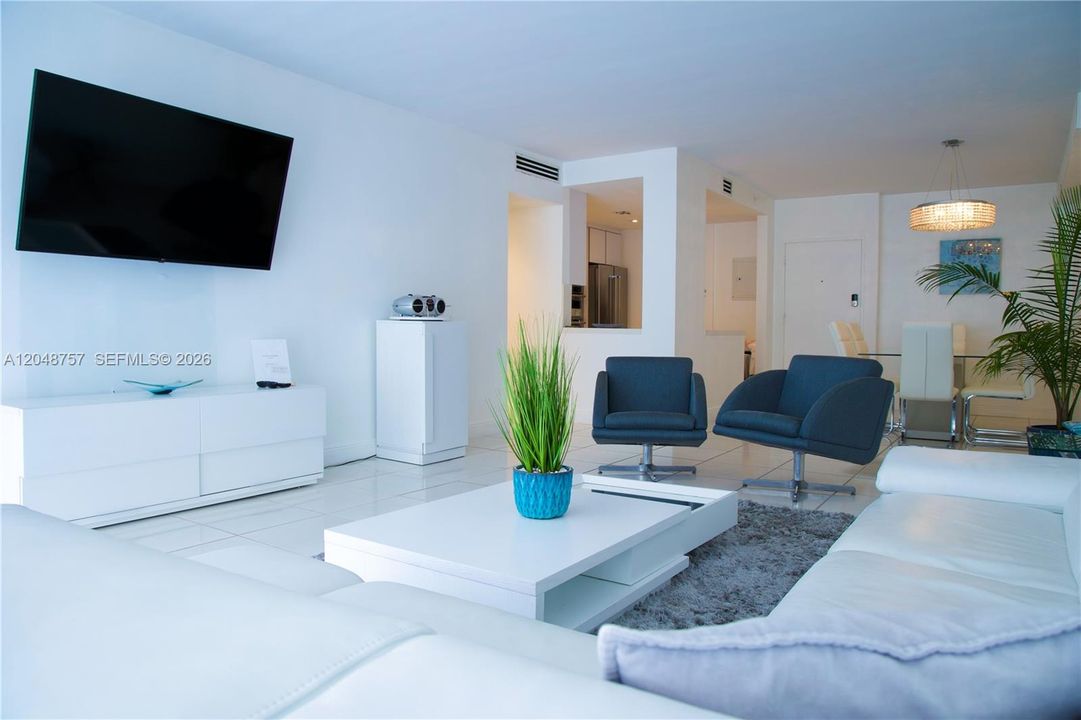 For Rent: $4,800 (2 beds, 2 baths, 1280 Square Feet)