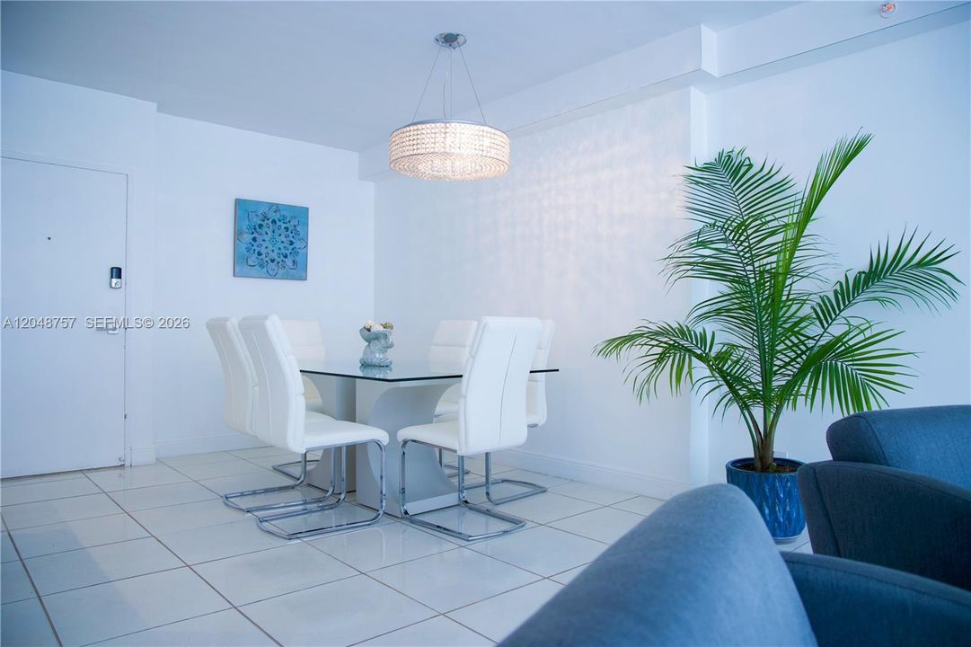 For Rent: $4,800 (2 beds, 2 baths, 1280 Square Feet)